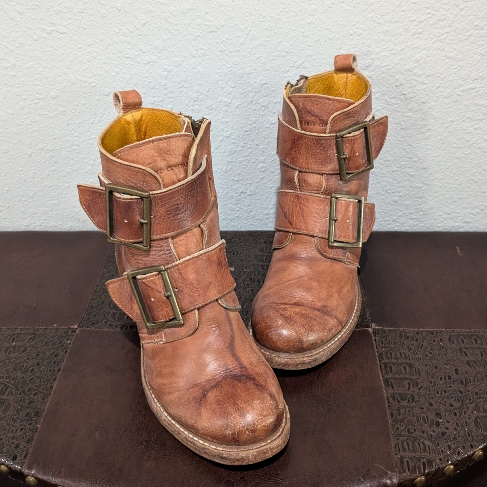 Frye Sabrina Double Buckle Boot in Saddle, size 8 - Picture 13 of 15